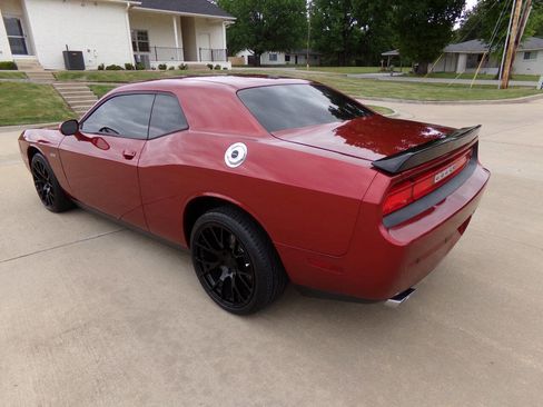 Used 2014 Dodge Challenger R/T RWD image 29