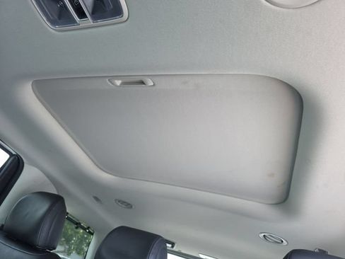 Used 2025 Kia Carnival SX FWD image 34