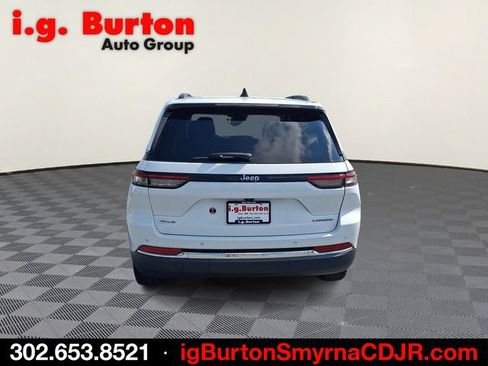Used 2023 Jeep Grand Cherokee Laredo w/ Luxury Tech Group I AWD/4WD image 5