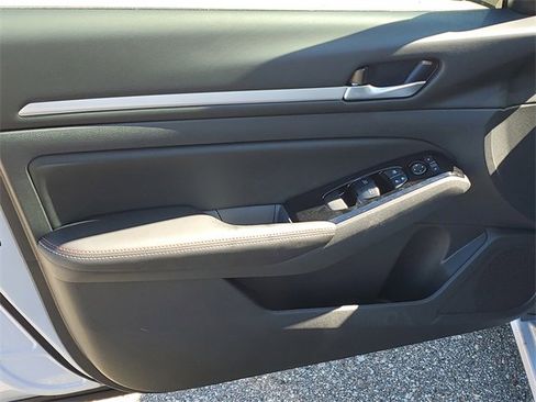 New 2025 Nissan Altima 2.5 SR w/ SR Premium Package image 19