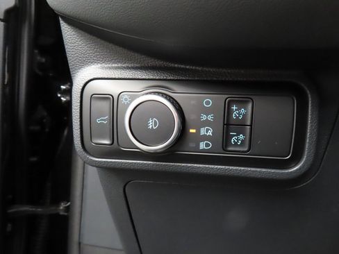 Used 2025 Ford Explorer Active w/ Active Comfort Package image 38