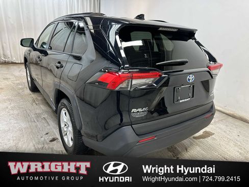 Used 2021 Toyota RAV4 XLE image 4