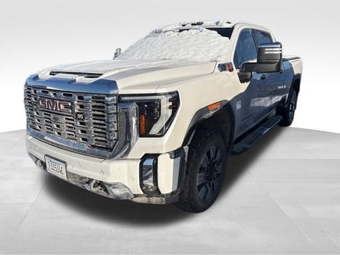 Used 2024 GMC Sierra 3500 Denali w/ Denali Reserve Package image 9