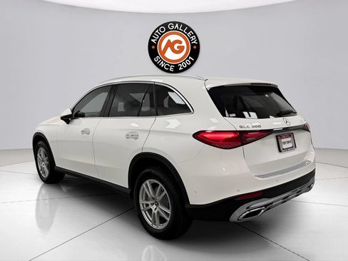 Used 2023 Mercedes-Benz GLC 300 4MATIC image 5