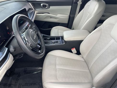 Used 2025 Kia Sorento S w/ Panoramic Sunroof Package image 18