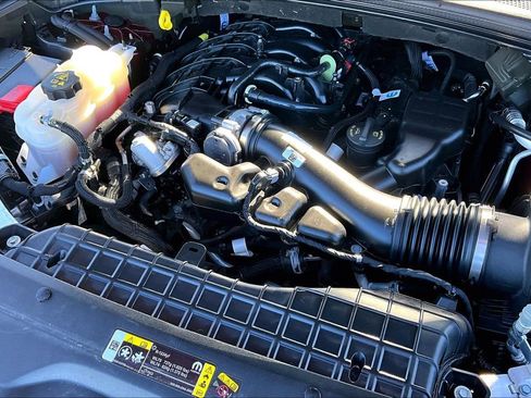 Used 2022 Jeep Grand Cherokee Limited w/ Luxury Tech Group II image 34