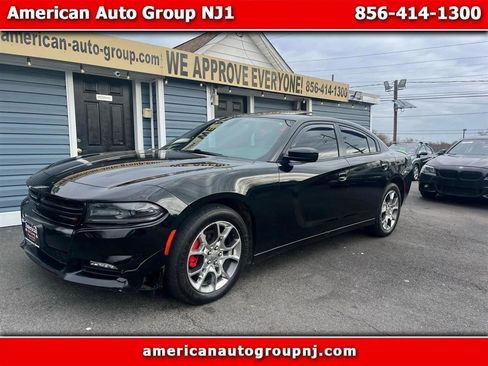 Used 2016 Dodge Charger SXT image 1
