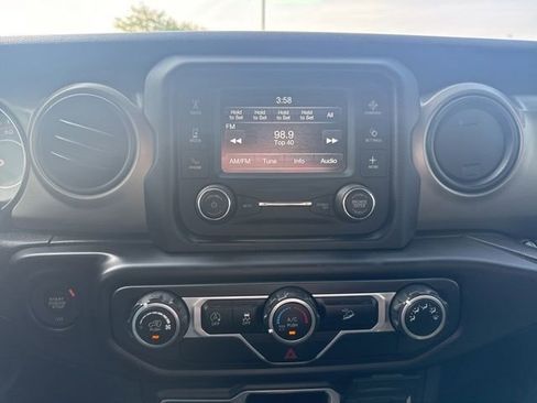 Used 2018 Jeep Wrangler Unlimited Sport AWD/4WD image 22