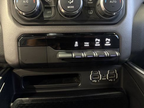 Used 2020 RAM 1500 Big Horn RWD image 22