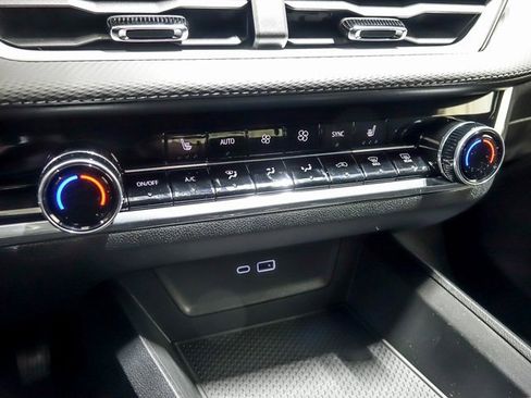 New 2026 Chevrolet Equinox LT w/ Convenience Package II image 19