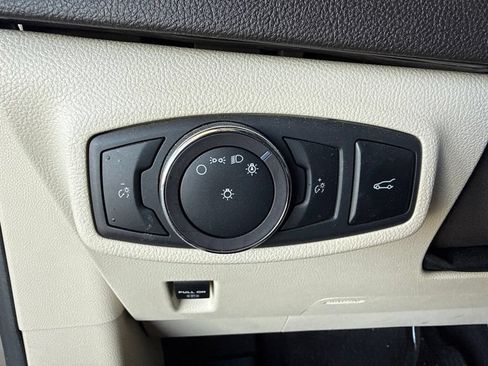Used 2019 Lincoln MKC Select FWD image 14
