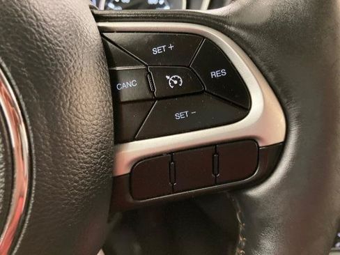 Used 2017 Jeep Compass Latitude w/ Cold Weather Group FWD image 30