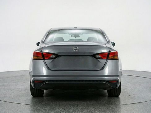 Used 2025 Nissan Altima 2.5 SV FWD image 7