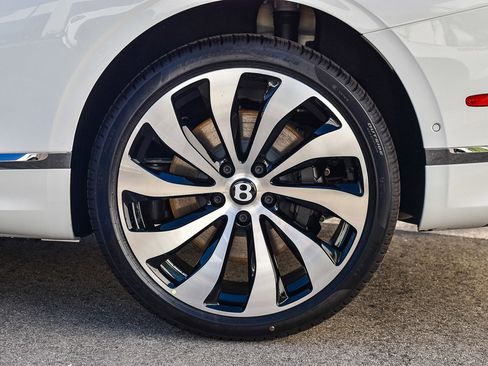 New 2026 Bentley Continental GTC AWD/4WD image 19
