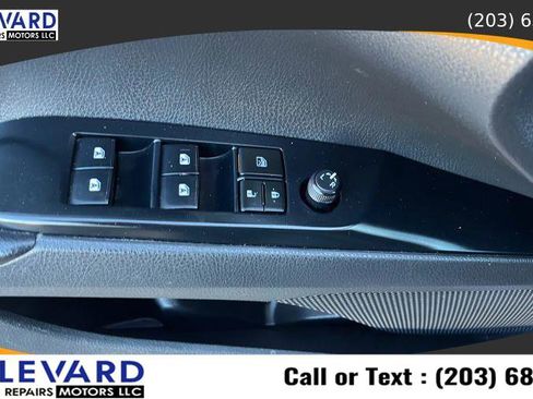 Used 2019 Toyota Camry SE image 36