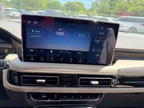 Used 2022 Lincoln Nautilus Reserve AWD/4WD image 23