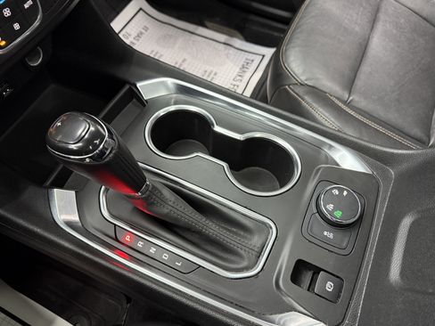 Used 2020 Chevrolet Traverse LT image 20