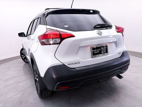 Used 2019 Nissan Kicks SV w/ Exterior Package FWD image 4