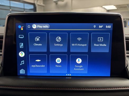 Used 2022 Chevrolet Suburban RST w/ Sport Performance Package image 24