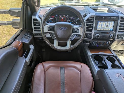 Used 2019 Ford F250 King Ranch w/ King Ranch Ultimate Package AWD/4WD image 15