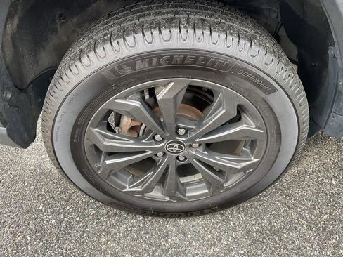 Used 2023 Toyota RAV4 Limited image 9