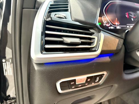 Used 2022 BMW X5 xDrive40i w/ Premium Package image 10