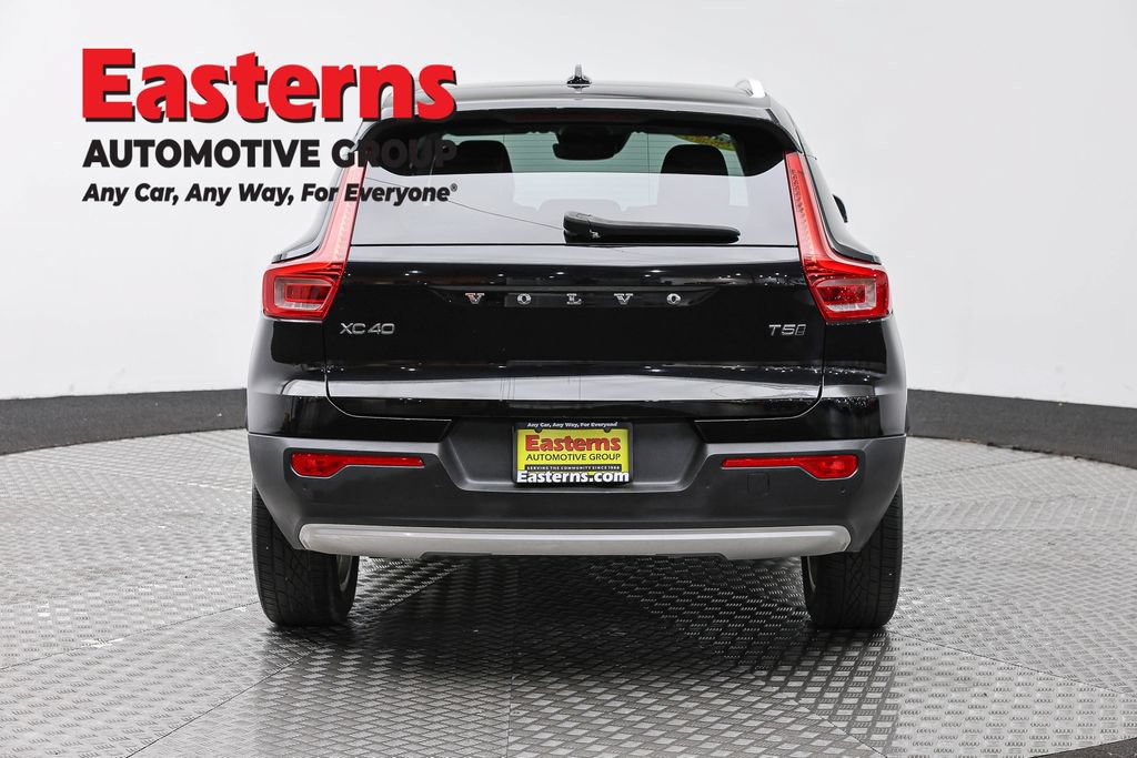 Used 2022 Volvo XC40 T5 Momentum AWD/4WD image 8