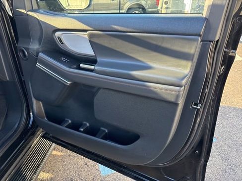 Used 2025 Ford Expedition Active image 42