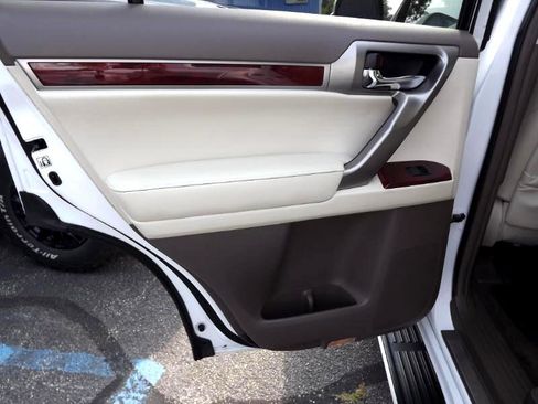 Used 2013 Lexus GX 460 image 27