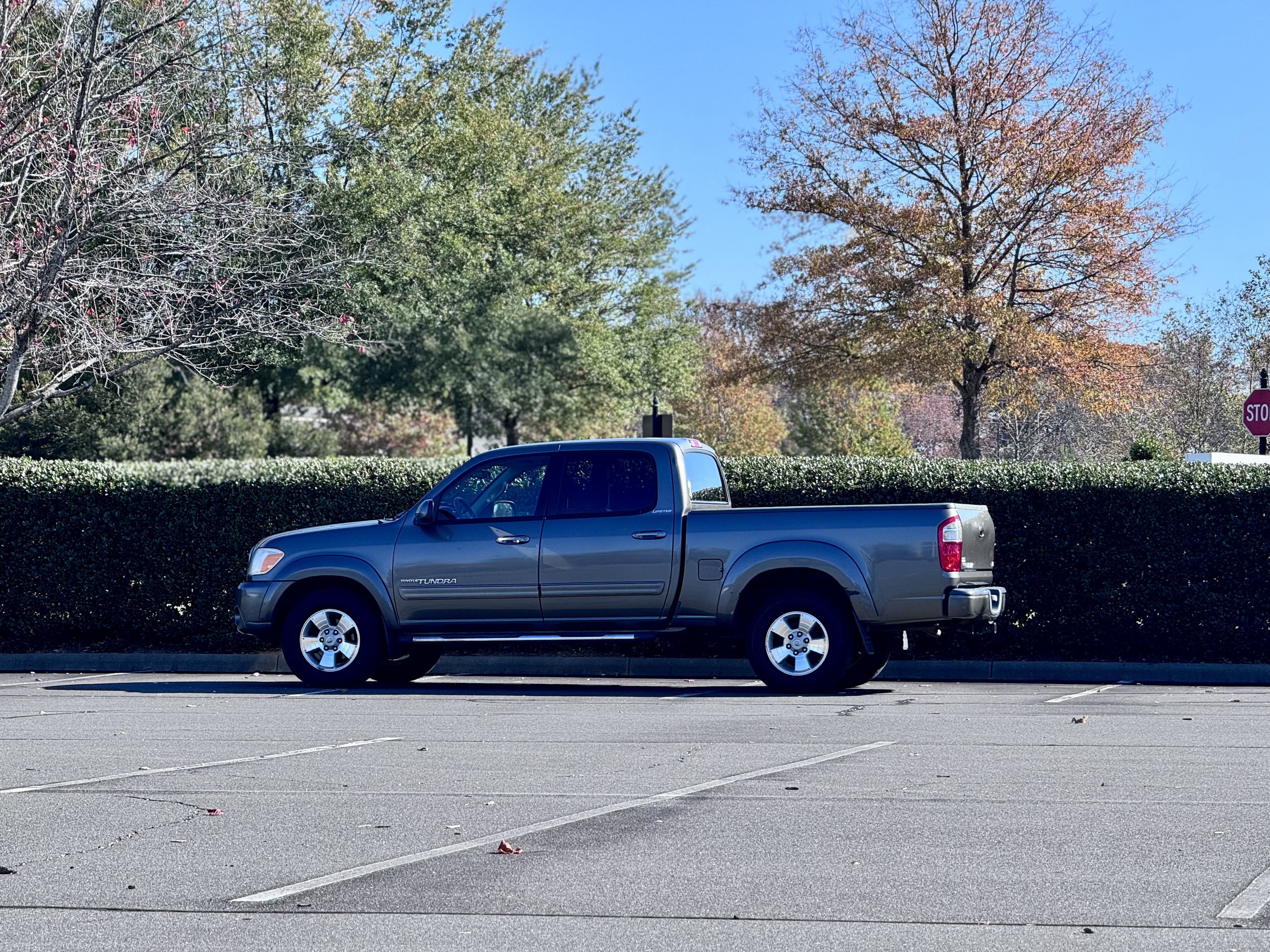 Used 2005 Toyota Tundra Limited w/ All Weather Guard Pkg RWD image 4