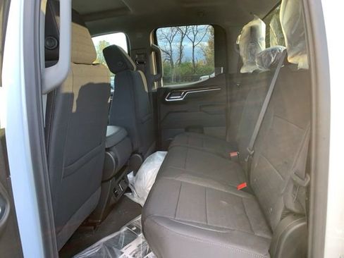 New 2026 GMC Sierra 1500 Elevation image 25