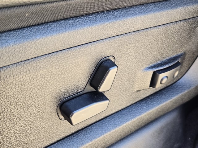 Used 2026 RAM 2500 Laramie AWD/4WD image 32