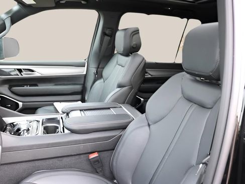 New 2026 Jeep Grand Wagoneer Limited AWD/4WD image 13