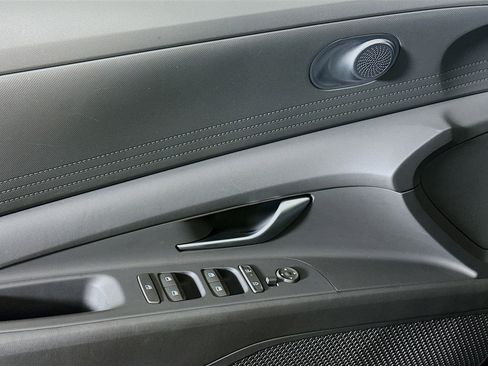 Used 2024 Hyundai Elantra SEL image 15