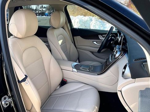 Certified 2022 Mercedes-Benz GLC 300 4MATIC image 7