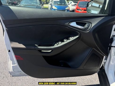 Used 2016 Ford Focus SE FWD image 16