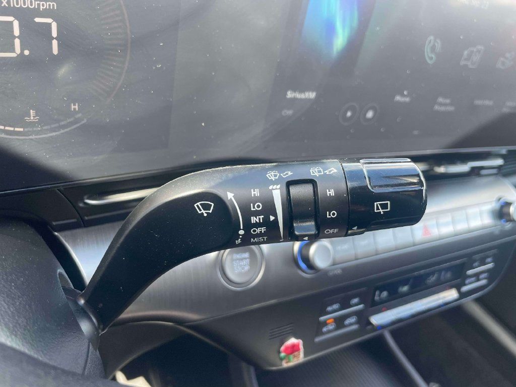 Used 2024 Hyundai Kona SEL AWD/4WD image 24