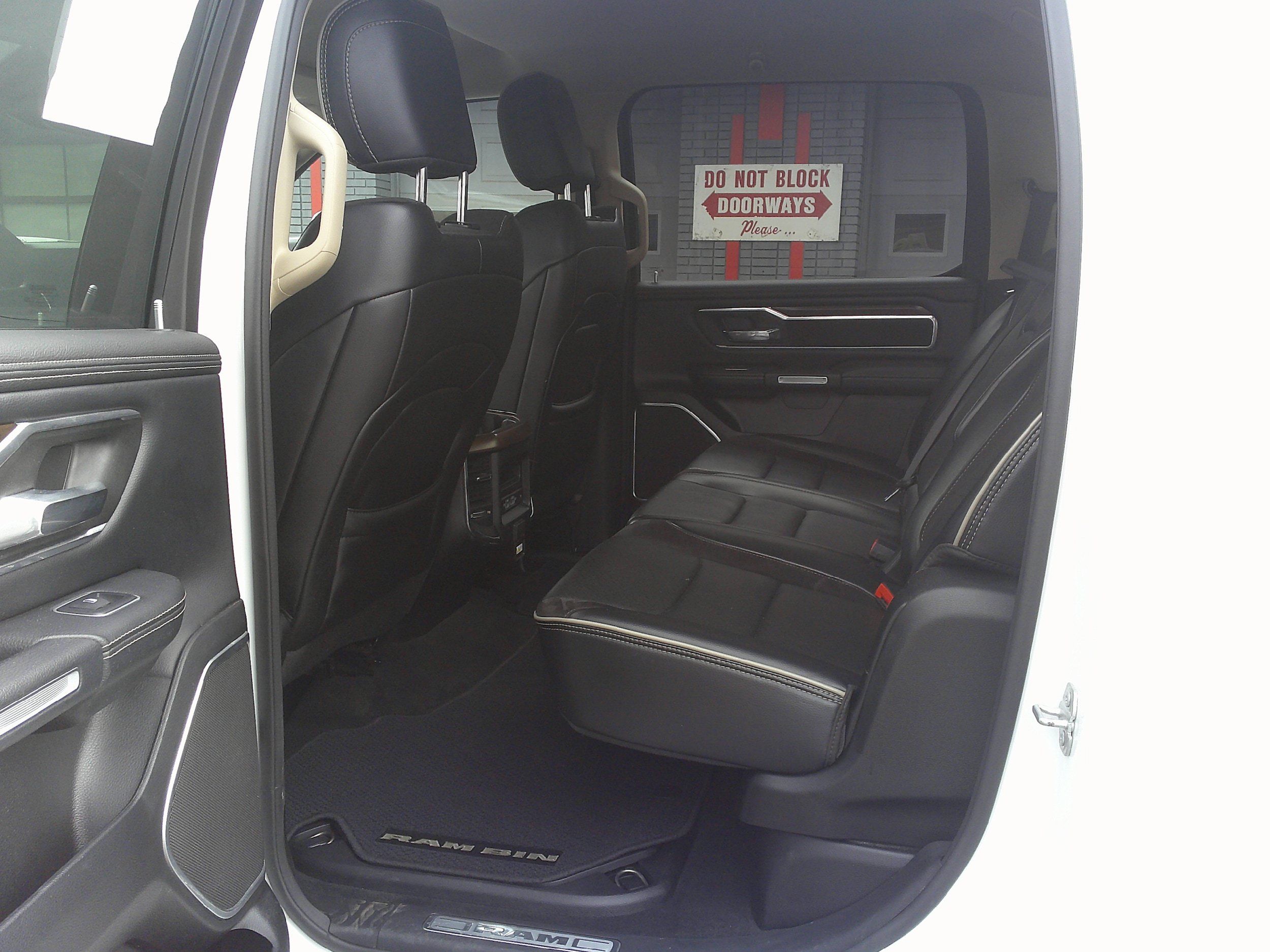Used 2021 RAM 1500 Laramie AWD/4WD image 17