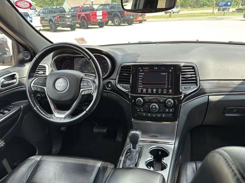 Used 2022 Jeep Grand Cherokee Limited image 16