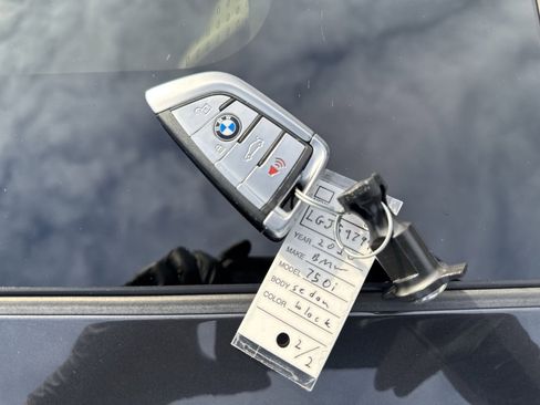 Used 2020 BMW 750i xDrive w/ Autobahn Package image 39