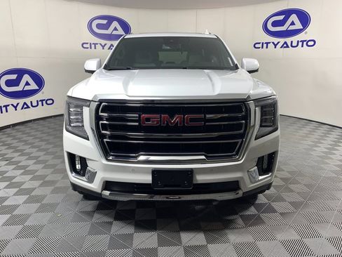 Used 2024 GMC Yukon SLT w/ SLT Luxury Package AWD/4WD image 9