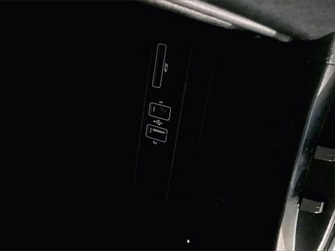 Used 2019 Mercedes-Benz GLC 300 4MATIC Coupe image 32