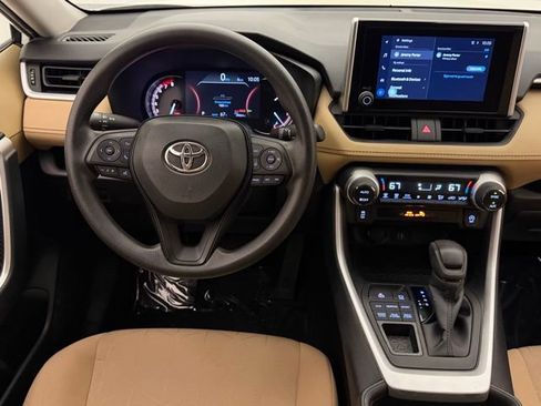 Used 2025 Toyota RAV4 XLE AWD/4WD image 26