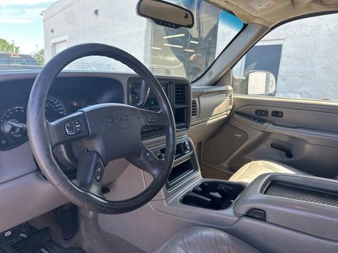 Used 2004 GMC Sierra 2500 SLT w/ Skid Plate Package AWD/4WD image 11