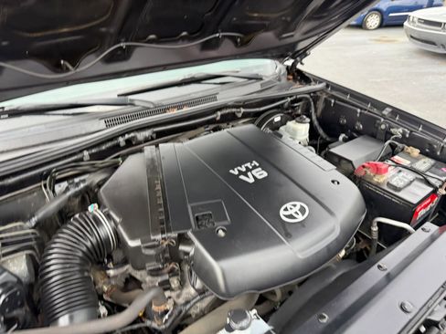 Used 2014 Toyota Tacoma 4x4 Double Cab w/ SR5 Package image 33