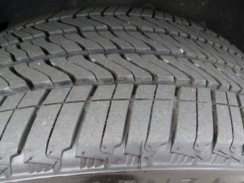 Used 2024 Cadillac Escalade ESV Sport Platinum w/ LPO, ONYX Package image 45