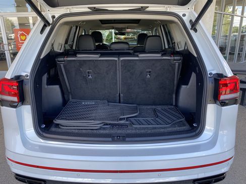 Certified 2023 Volkswagen Atlas SEL R-Line AWD/4WD image 17