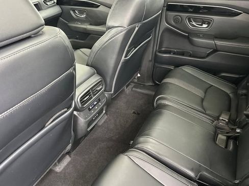 Used 2025 Honda Pilot Touring image 14