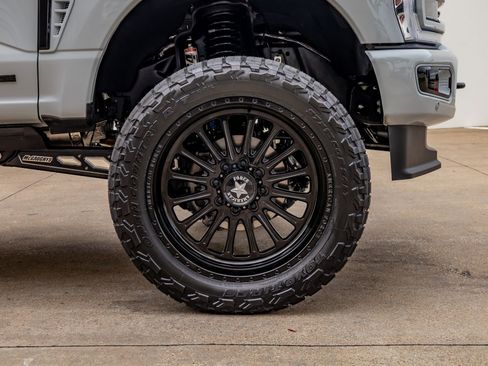 Used 2026 Ford F250 Platinum w/ Platinum Plus Package image 12