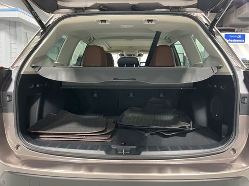 Used 2023 Subaru Forester Touring image 37